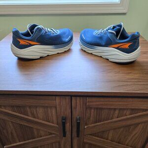 Altra Via Olympus 2, Men's 10.5, Navy Blue